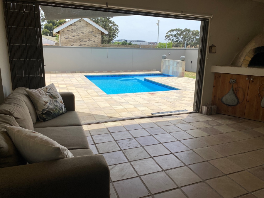 3 Bedroom Property for Sale in Tafelzicht Western Cape